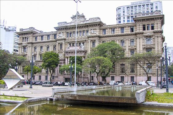 Aplicativo pode proibir restaurante de trabalhar com a concorrência? Justiça paulista diz que não